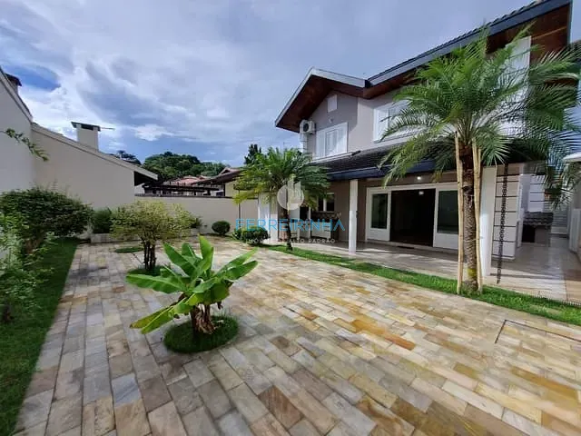 Casa com 360m² 4 quartos e 4 banheiros, à venda, no bairro Urbanova em São José dos Campos