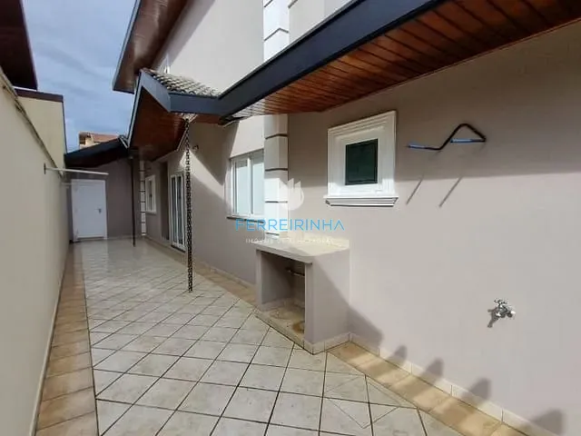 Casa com 360m² 4 quartos e 4 banheiros, à venda, no bairro Urbanova em São José dos Campos