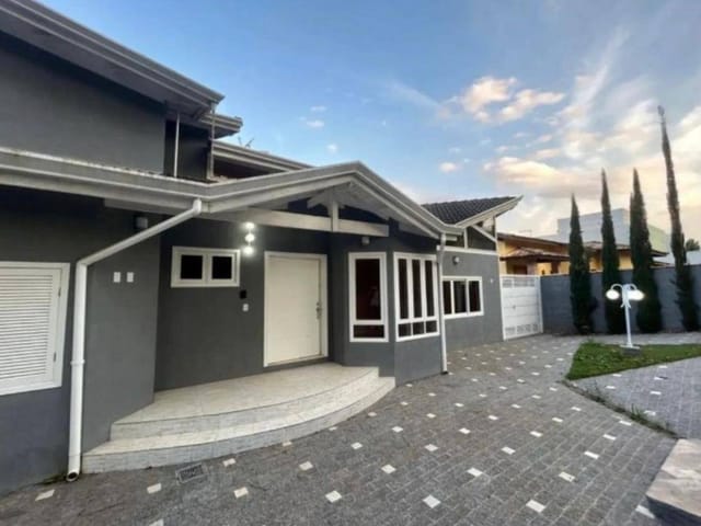 Casa com 970m² 3 quartos e 4 banheiros, à venda, no bairro Bairro Tijuco Preto em Vargem Grande Paulista