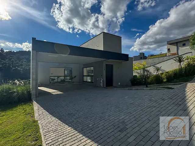 Casa com 600m² 3 quartos e 4 banheiros, à venda, no bairro Condominio Quintas da Boa Vista em Atibaia