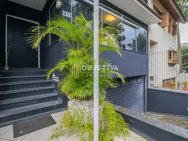 Casa à venda, no bairro Chácara das Pedras em Porto Alegre
