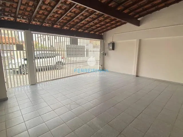 Casa 2 quartos e 1 banheiro, à venda, no bairro Jardim das Indústrias em São José dos Campos