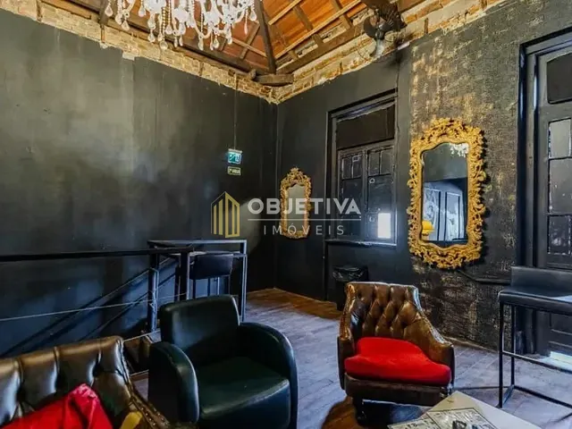 Casa à venda, no bairro Cidade Baixa em Porto Alegre