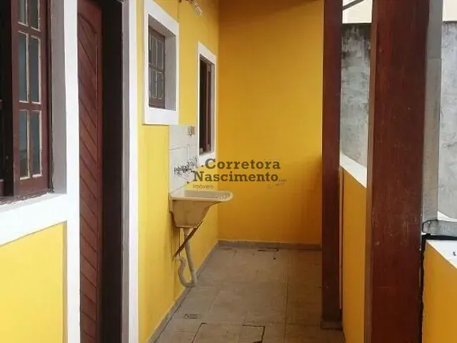 Casa com 307m² 2 quartos e 1 banheiro, para alugar, no bairro Jardim Santa Maria em Jacareí