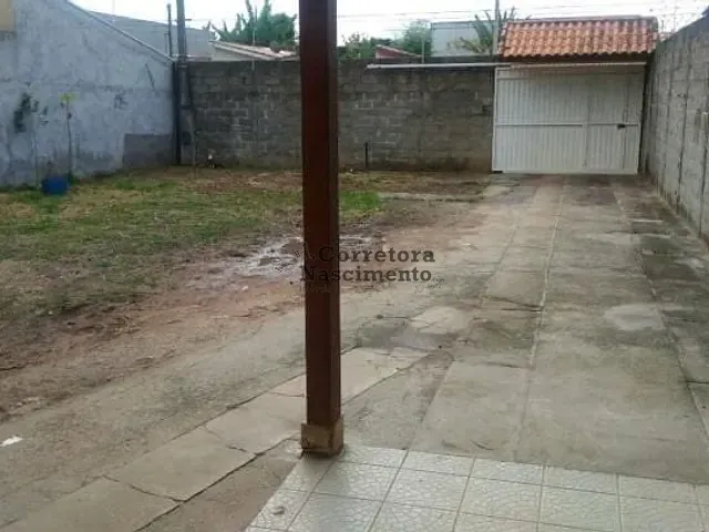 Casa com 307m² 2 quartos e 1 banheiro, para alugar, no bairro Jardim Santa Maria em Jacareí