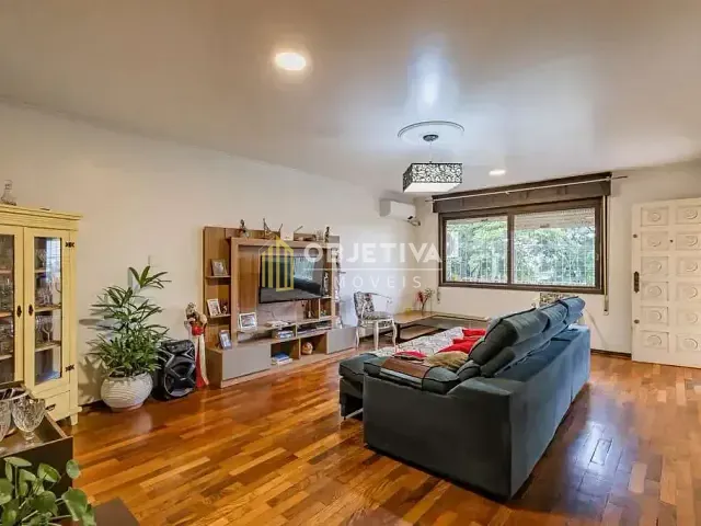 Casa 5 quartos e 4 banheiros, à venda, no bairro Parque Santa Fé em Porto Alegre