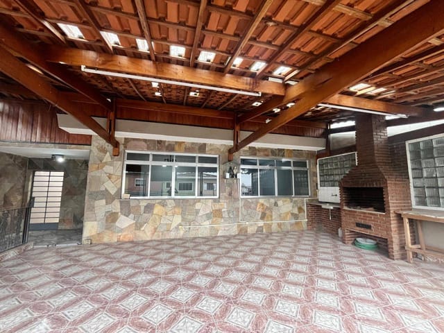 Casa com 272m² 3 quartos e 3 banheiros, à venda ou para alugar, no bairro Vila Campesina em Osasco