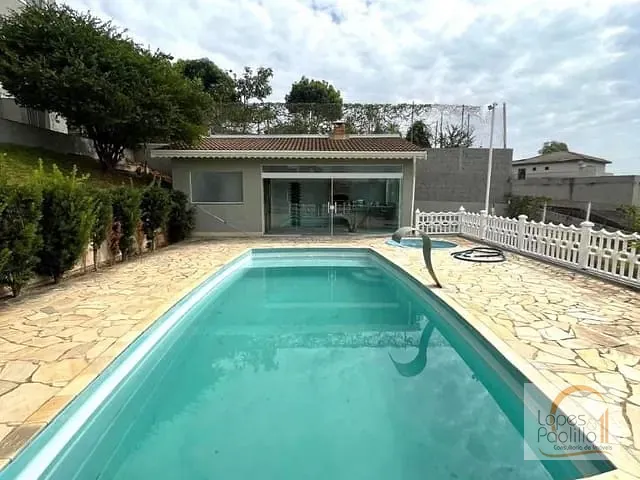 Casa com 1050m² 5 quartos e 5 banheiros, à venda, no bairro Residencial Country Felix em Bom Jesus dos Perdões