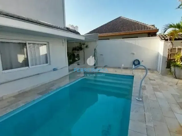 Casa com 250m² 4 quartos e 4 banheiros, à venda, no bairro Urbanova em São José dos Campos