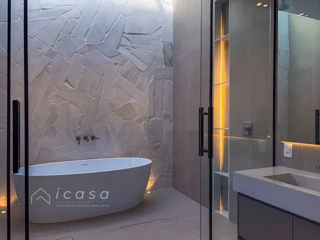 Casa com 450m² 4 quartos e 6 banheiros, à venda ou para alugar, no bairro Condomínio Residencial Alphaville em São José dos Campos