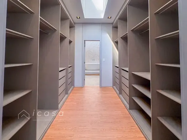 Casa com 450m² 4 quartos e 6 banheiros, à venda ou para alugar, no bairro Condomínio Residencial Alphaville em São José dos Campos