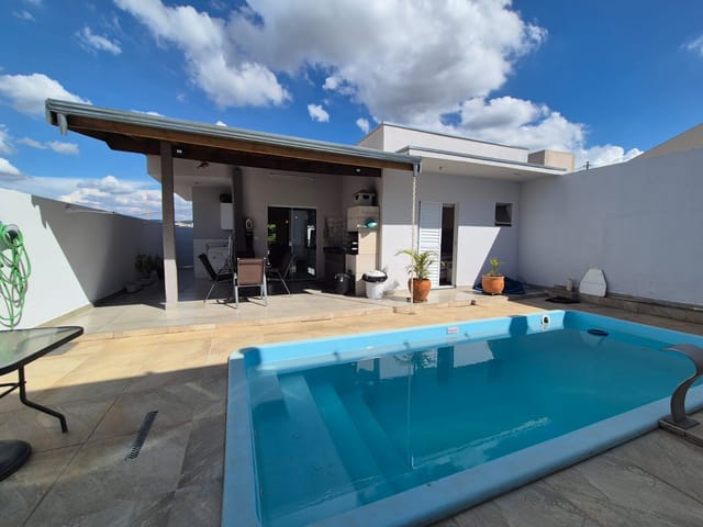 Casa com 170m² 3 quartos e 2 banheiros, à venda, no bairro Centro (Jacaré) em Cabreúva