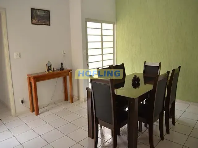 Casa com 210m² 3 quartos e 1 banheiro, à venda, no bairro Centro em Rio Claro