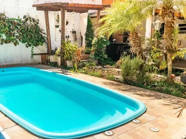 Casa 4 quartos e 2 banheiros, à venda, no bairro Jardim Ana Rosa em Taubaté