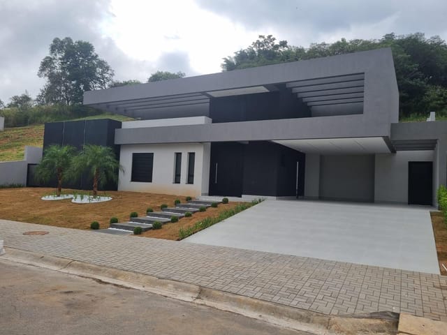 Casa com 265m² 4 quartos e 6 banheiros, à venda, no bairro Sítio do Morro em Santana de Parnaíba