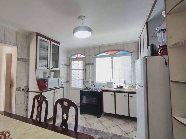 Casa com 200m² 4 quartos e 3 banheiros, à venda, no bairro Bussocaba em Osasco