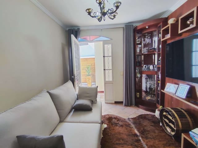 Casa com 200m² 4 quartos e 3 banheiros, à venda, no bairro Bussocaba em Osasco
