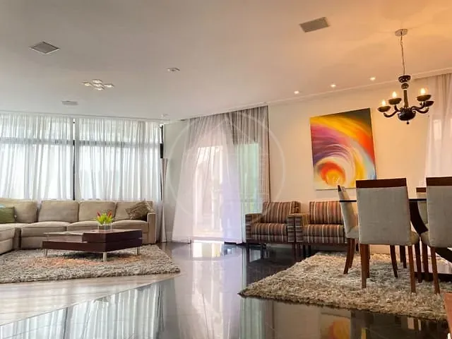 Casa com 2400m² 4 quartos e 6 banheiros, à venda ou para alugar, no bairro Tamboré em Santana de Parnaíba