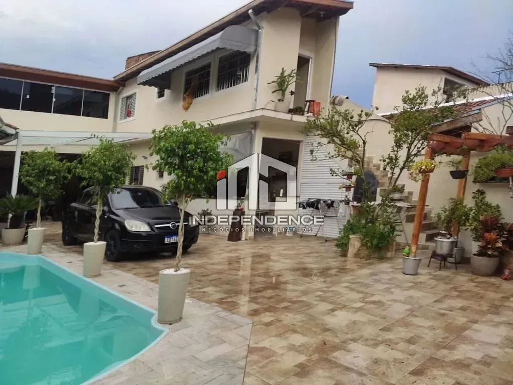 Casa, 4 quartos, 140 m² - Foto 1