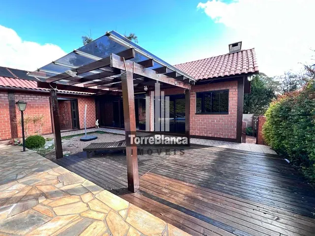 Casa com 578m² 4 quartos e 3 banheiros, à venda, no bairro Colônia Dona Luiza em Ponta Grossa