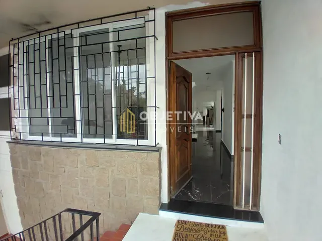 Casa 4 quartos e 3 banheiros, à venda, no bairro Menino Deus em Porto Alegre