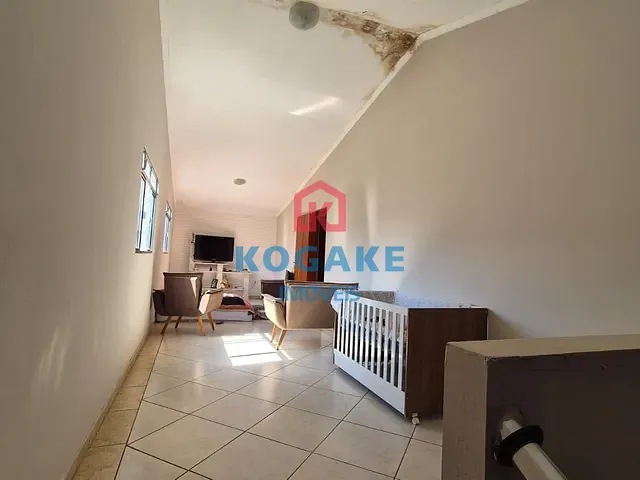 Casa com 295m² 4 quartos e 2 banheiros, à venda, no bairro Jardim Alvorada em São José dos Campos