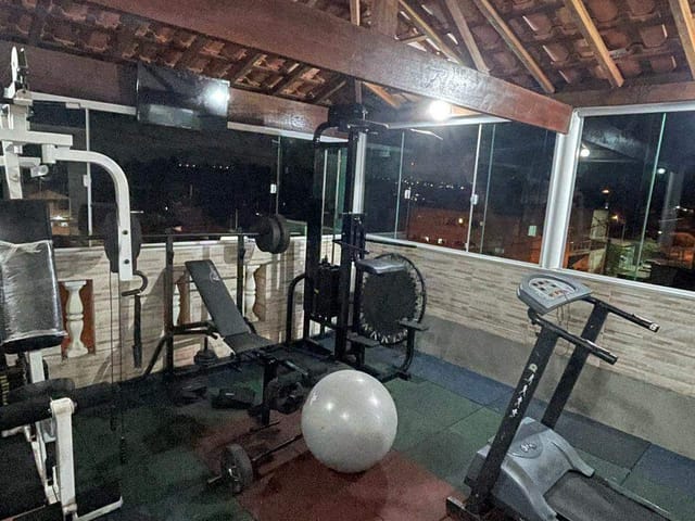 Casa com 150m² 3 quartos e 3 banheiros, à venda, no bairro dos Pereiras (Caucaia do Alto) em Cotia