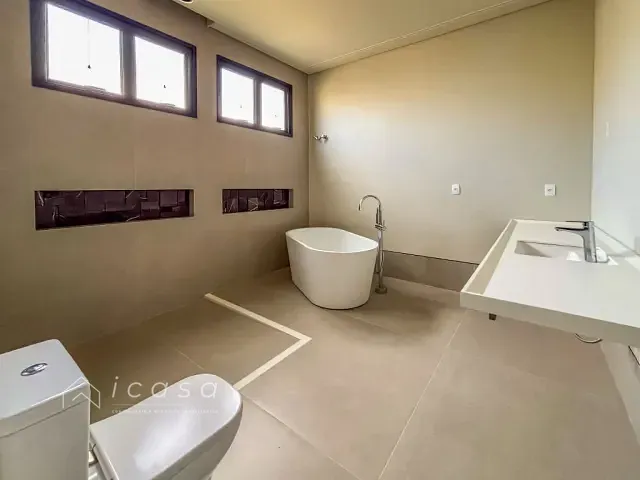 Casa com 1399m² 4 quartos e 7 banheiros, à venda ou para alugar, no bairro Condomínio Reserva do Paratehy em São José dos Campos
