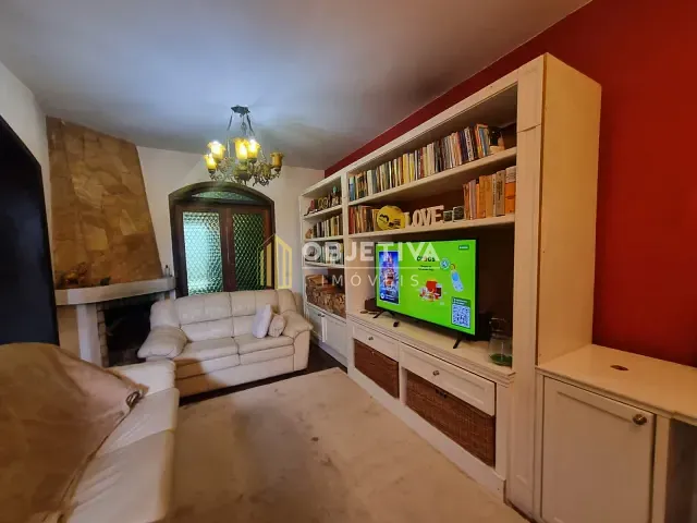 Casa 5 quartos e 3 banheiros, à venda, no bairro Sarandi em Porto Alegre