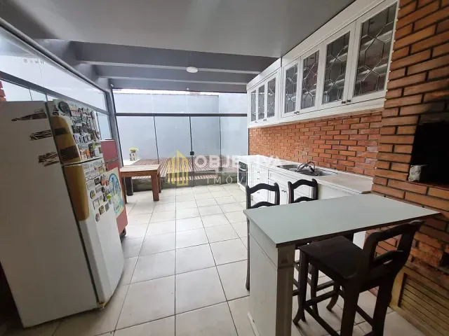Casa 5 quartos e 3 banheiros, à venda, no bairro Sarandi em Porto Alegre