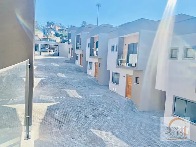 Casa com 100m² 2 quartos e 2 banheiros, à venda, no bairro Jardim Santo Antônio em Atibaia