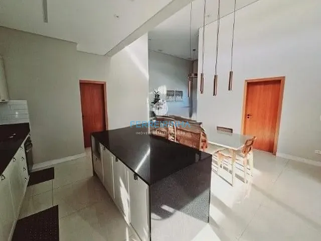 Casa com 308m² 3 quartos e 3 banheiros, à venda, no bairro Urbanova em São José dos Campos