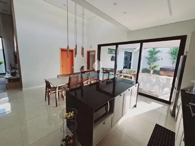 Casa com 308m² 3 quartos e 3 banheiros, à venda, no bairro Urbanova em São José dos Campos