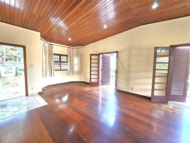 Casa com 803m² 2 quartos e 1 banheiro, à venda, no bairro Vila de São Fernando em Cotia