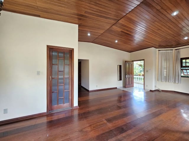 Casa com 803m² 2 quartos e 1 banheiro, à venda, no bairro Vila de São Fernando em Cotia