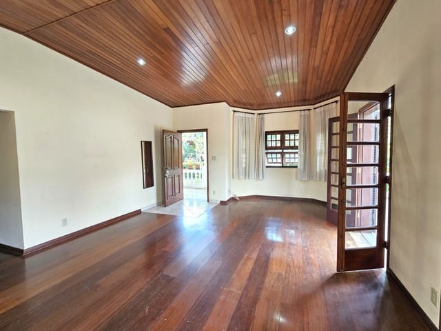 Casa com 803m² 2 quartos e 1 banheiro, à venda, no bairro Vila de São Fernando em Cotia