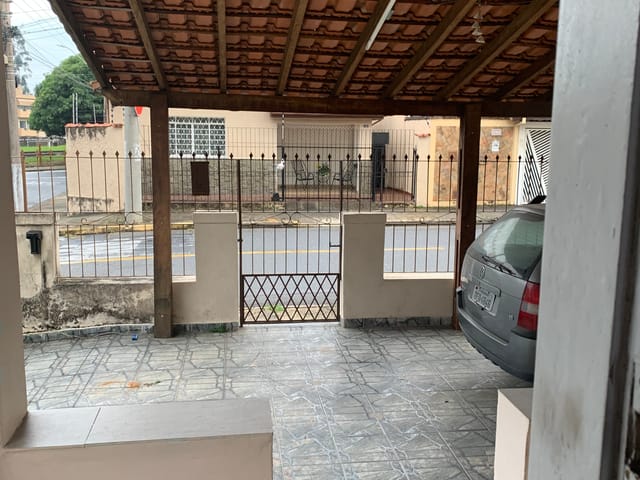 Casa com 250m² 3 quartos e 2 banheiros, à venda, no bairro Chácara Galega em Pindamonhangaba