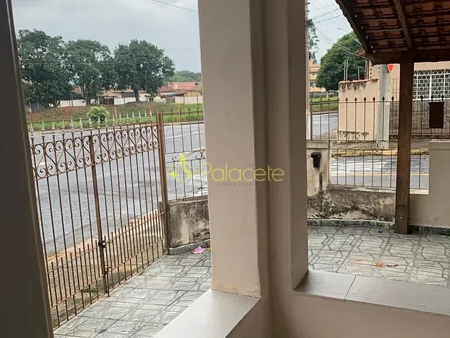 Casa com 250m² 3 quartos e 2 banheiros, à venda, no bairro Chácara Galega em Pindamonhangaba