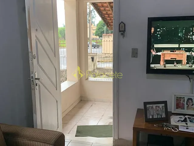 Casa com 250m² 3 quartos e 2 banheiros, à venda, no bairro Chácara Galega em Pindamonhangaba