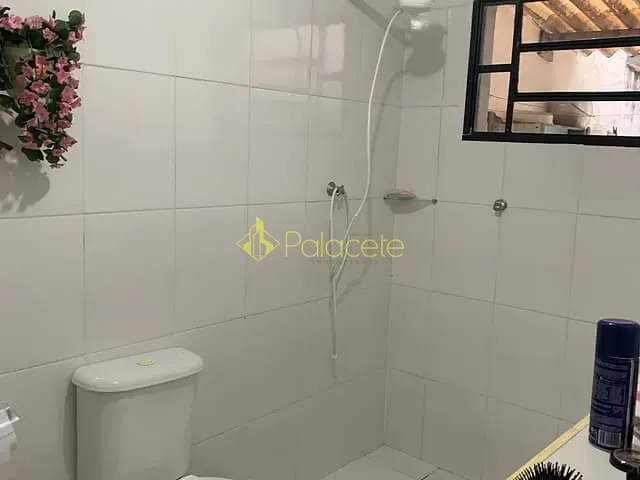 Casa com 250m² 3 quartos e 2 banheiros, à venda, no bairro Chácara Galega em Pindamonhangaba