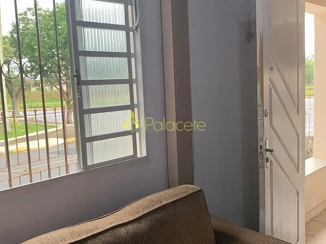 Casa com 250m² 3 quartos e 2 banheiros, à venda, no bairro Chácara Galega em Pindamonhangaba