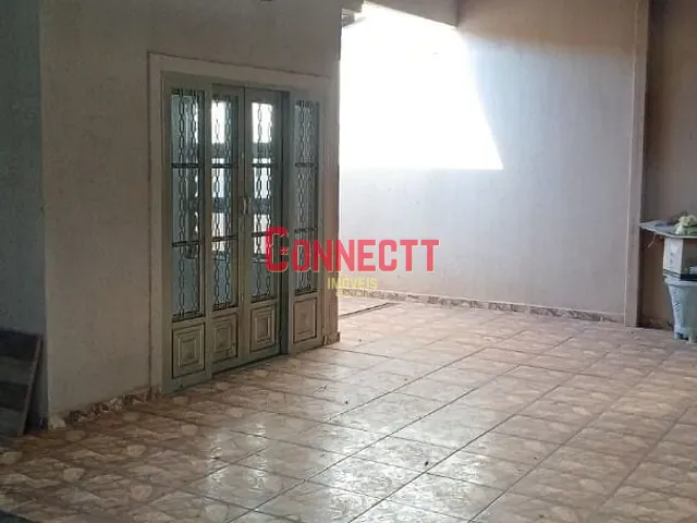 Casa com 245m² 2 quartos e 2 banheiros, à venda, no bairro Presidente Dutra em Ribeirão Preto
