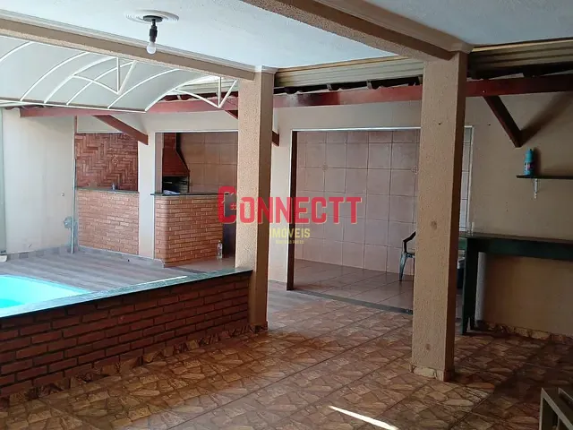 Casa com 245m² 2 quartos e 2 banheiros, à venda, no bairro Presidente Dutra em Ribeirão Preto
