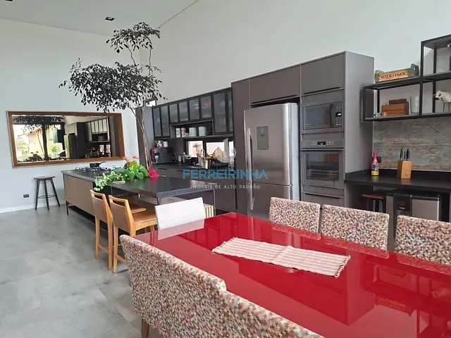Casa com 360m² 3 quartos e 5 banheiros, à venda, no bairro Urbanova em São José dos Campos