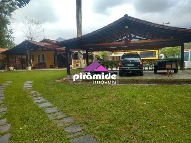 Casa com 1050m² 6 quartos e 6 banheiros, à venda, no bairro Massaguaçu em Caraguatatuba