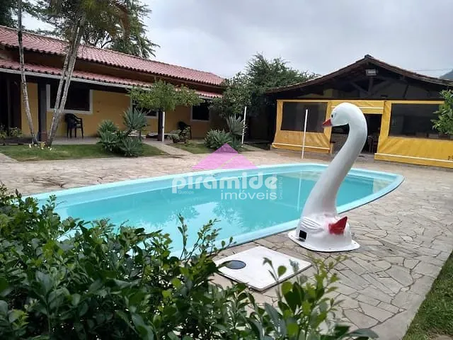 Casa com 1050m² 6 quartos e 6 banheiros, à venda, no bairro Massaguaçu em Caraguatatuba