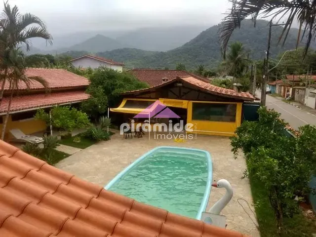 Casa com 1050m² 6 quartos e 6 banheiros, à venda, no bairro Massaguaçu em Caraguatatuba