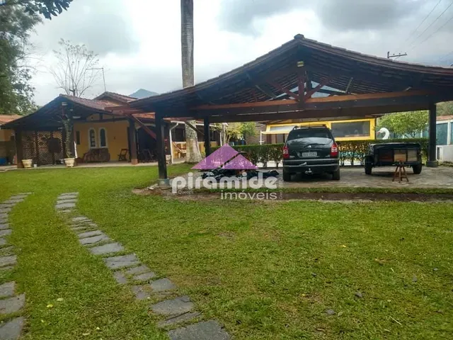 Casa com 1050m² 6 quartos e 6 banheiros, à venda, no bairro Massaguaçu em Caraguatatuba