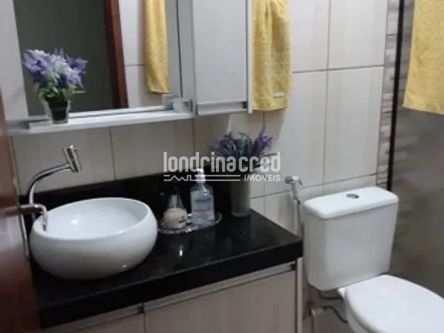 Casa com 125m² 2 quartos e 1 banheiro, à venda, no bairro Conjunto Café em Londrina