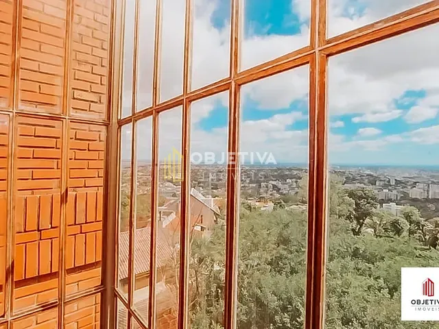 Casa 5 quartos e 3 banheiros, à venda, no bairro Teresópolis em Porto Alegre